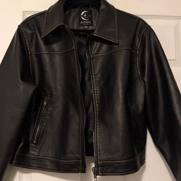 Disturbia | Ermania Crop Faux Leather Jacket - Picture 6 of 9